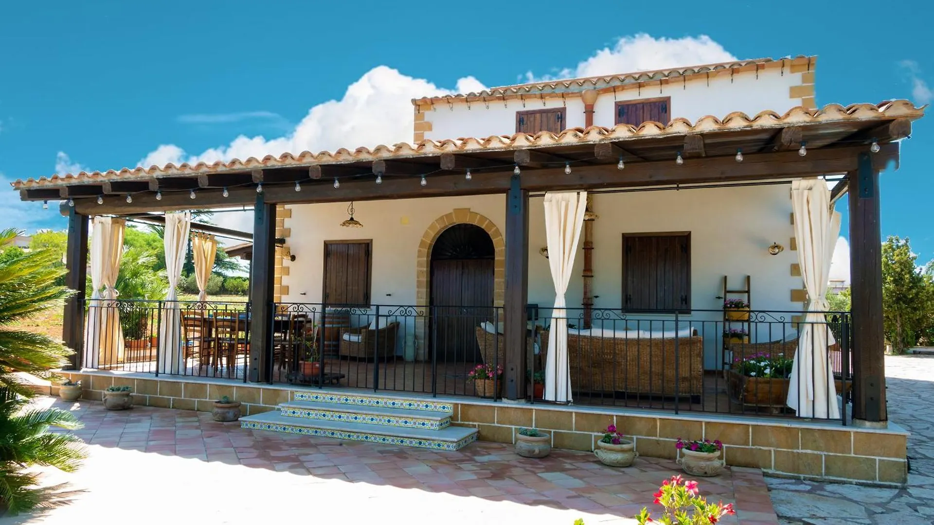 Villa Delle Cecilie contacts